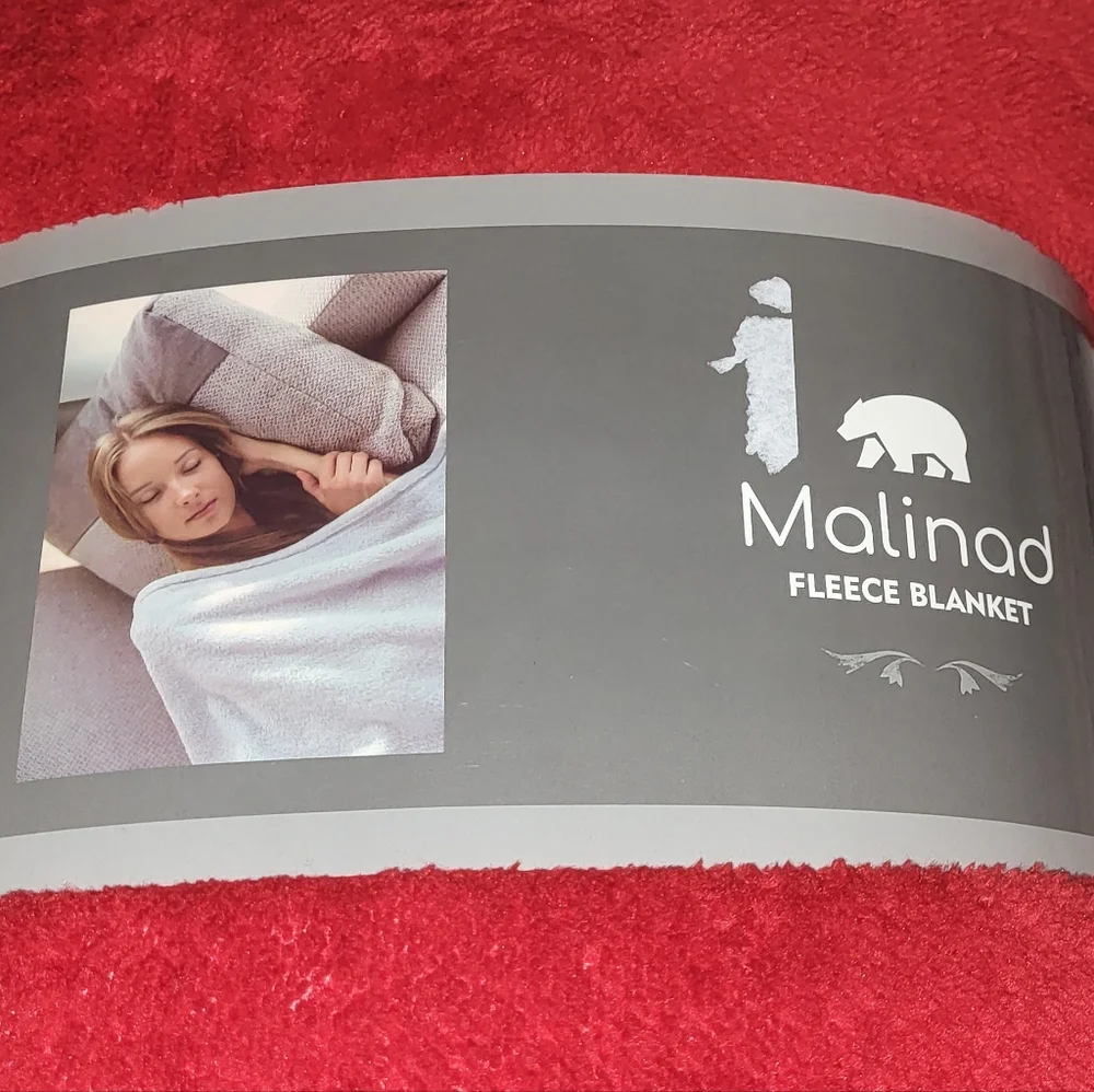 Malinad Red NIP Christmas Santa Clause & Reindeers Fleece/Sherpa Throw Blanket